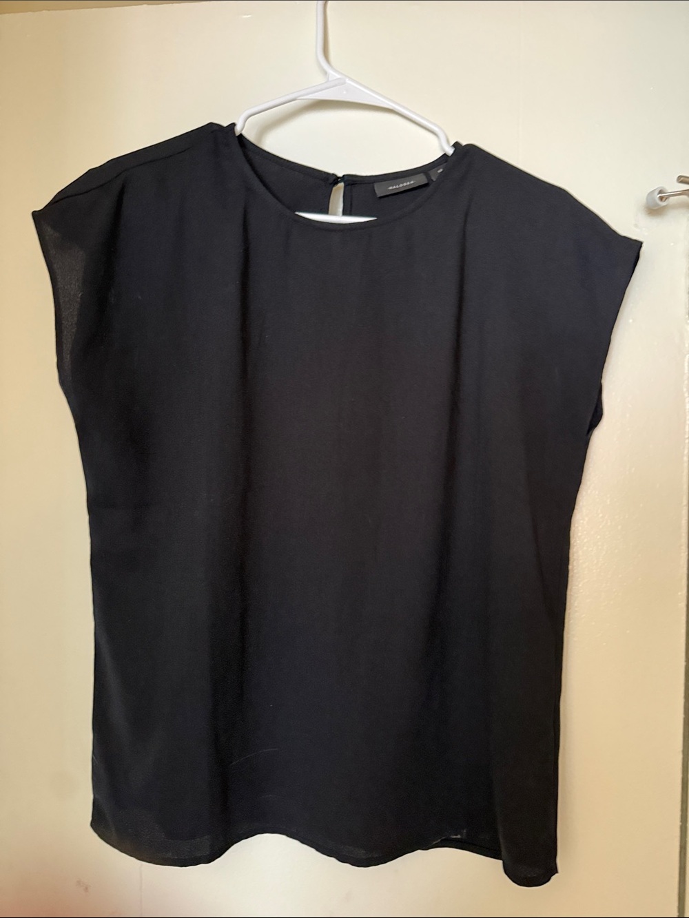 Halogen Black Cap Sleeve Round-Neck Blouse